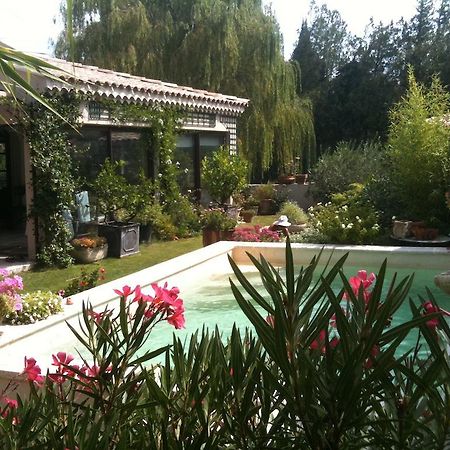 Le Clos Martin Eyragues Bagian luar foto