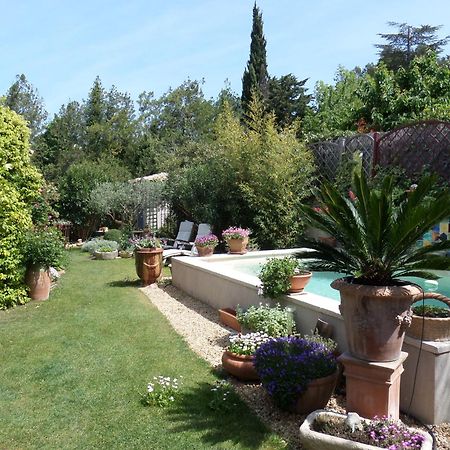 Le Clos Martin Eyragues Bagian luar foto