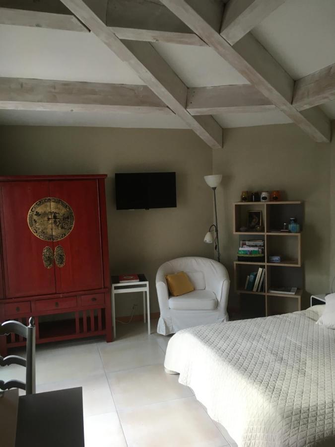 Le Clos Martin Eyragues Bagian luar foto