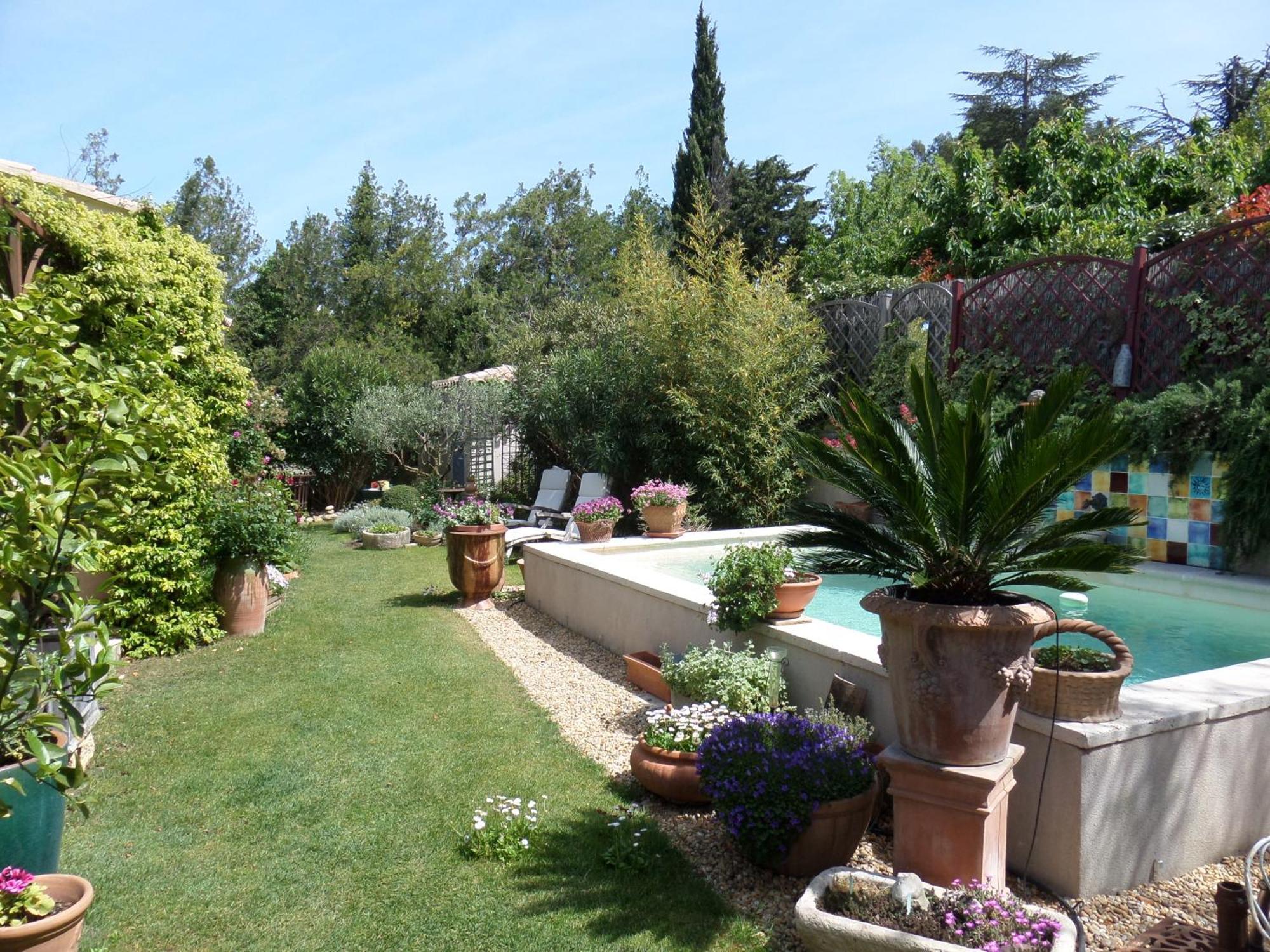 Le Clos Martin Eyragues Bagian luar foto