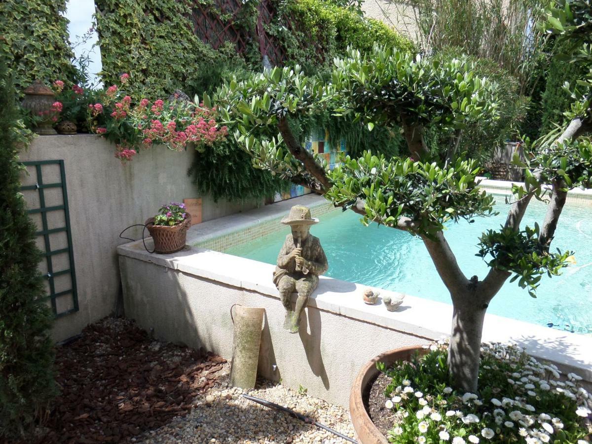 Le Clos Martin Eyragues Bagian luar foto