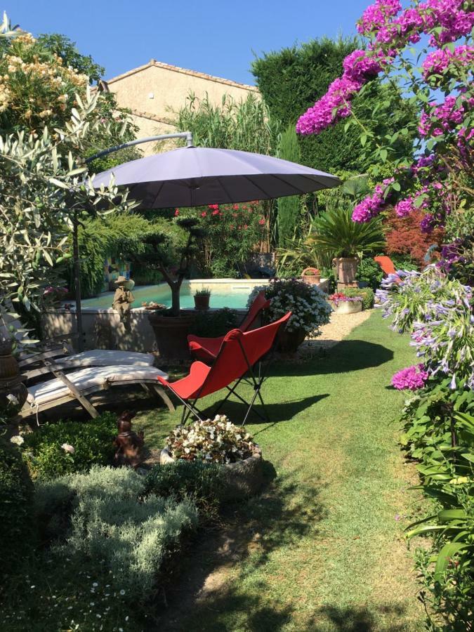 Le Clos Martin Eyragues Bagian luar foto
